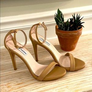 Steve Madden nude heels